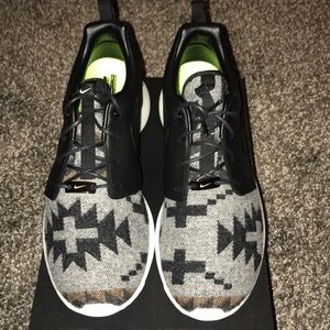 Nike ID Roshe run custom Pendleton shoes